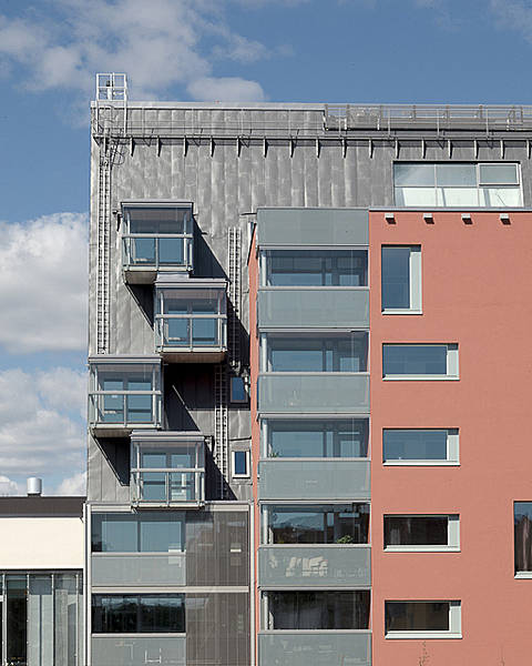 Close up shot of the balconies.