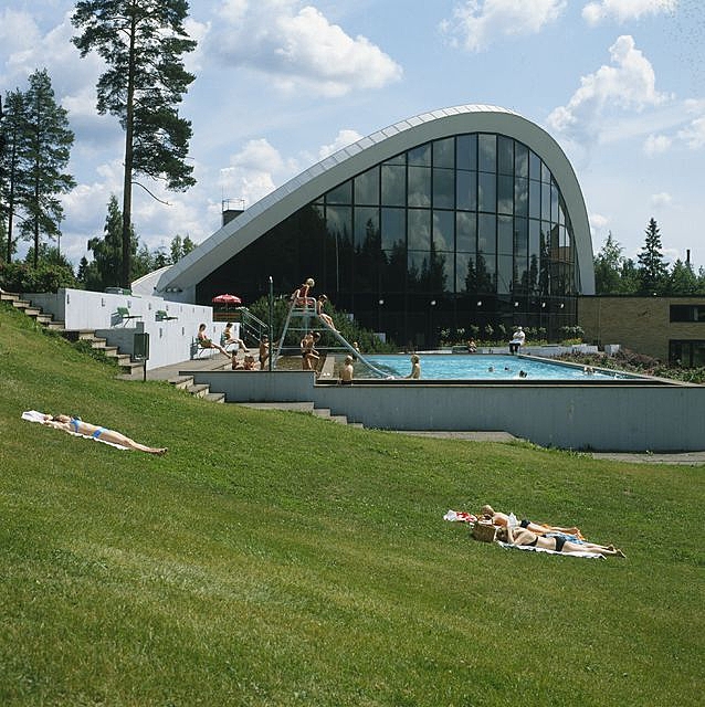 Swimming hall and outdoor swimmin pool
