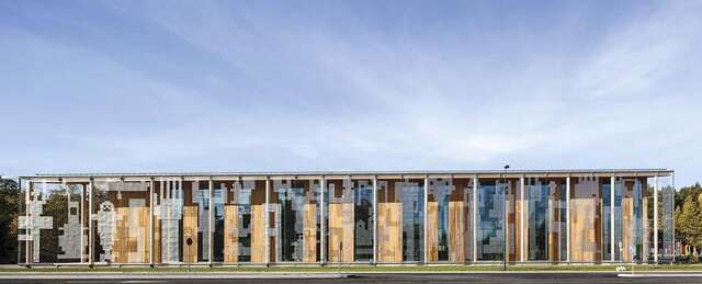 Wood and steel-glass elevation