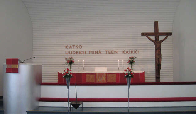 Altar of functionalist Kannonkoski Church