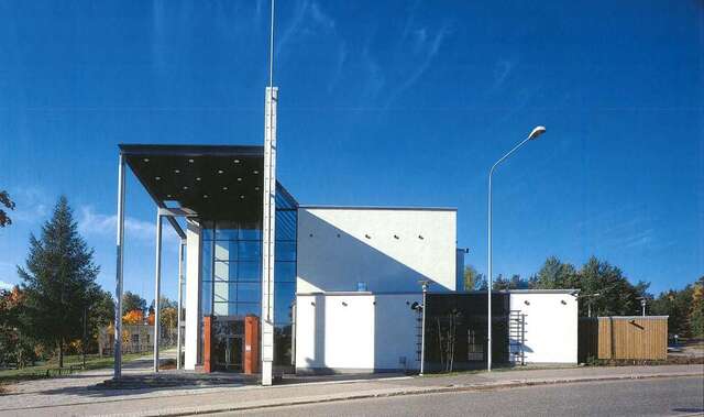 Street view of the library.