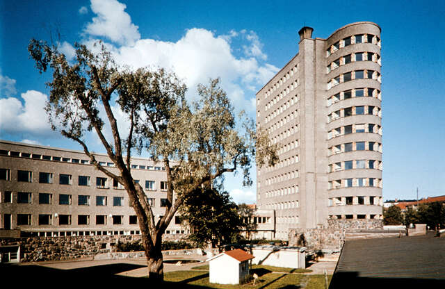 Children's hospital and its yard