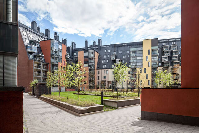 Courtyard between the different apartment buildings.