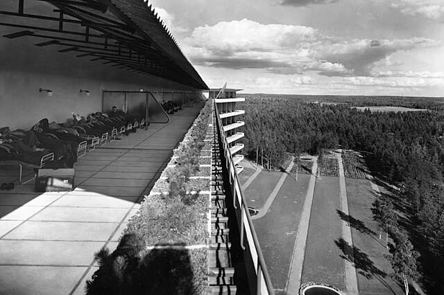 Roof balcony with a view of the nearby lake.