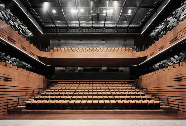 Two-storeyed black box