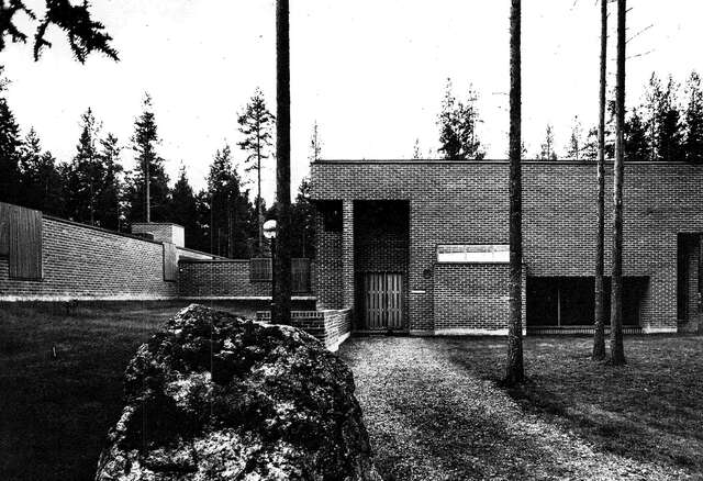Entrance of the large chapel