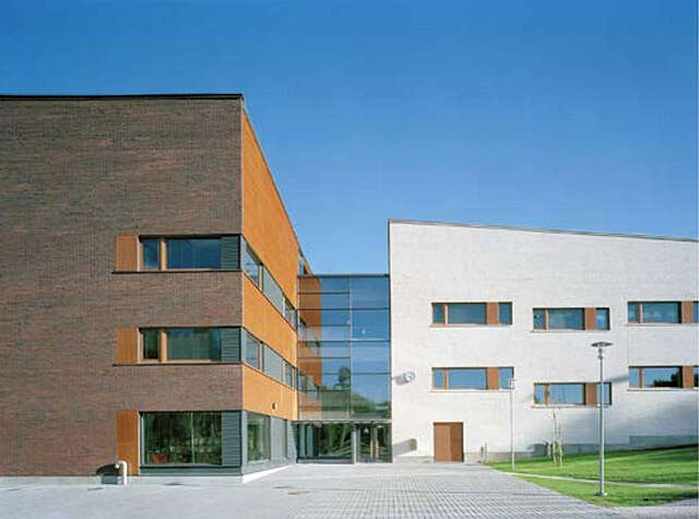 Main entrance from the lower front yard