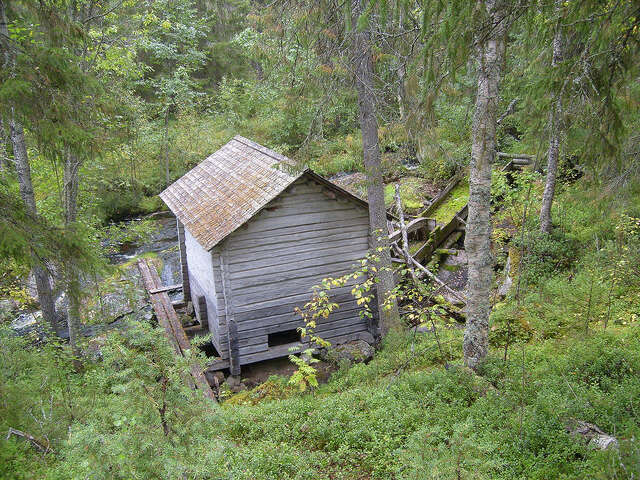 Photo of a wooden log building