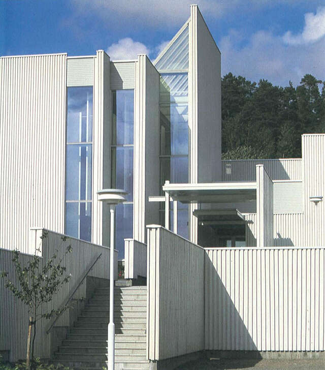 View from the parking level towards the main entrance.