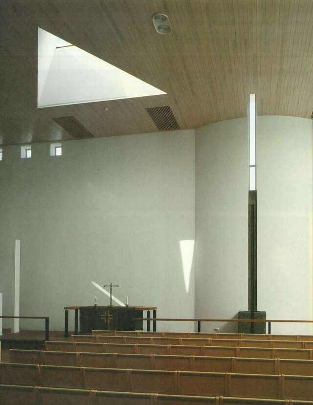 Main church interior of Kauniainen Church.