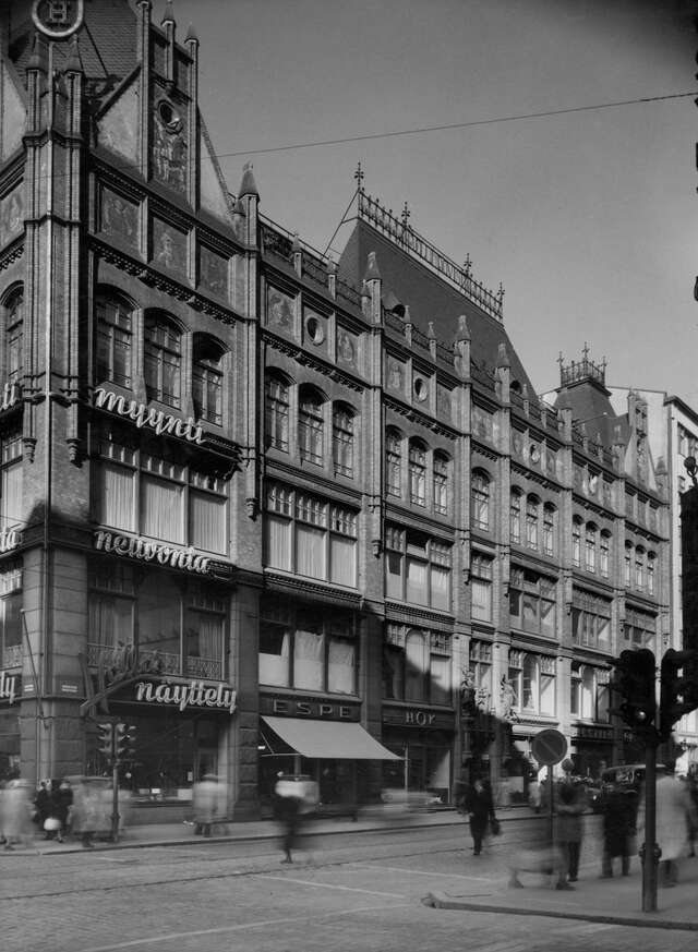 Lundqvist Commercial Building