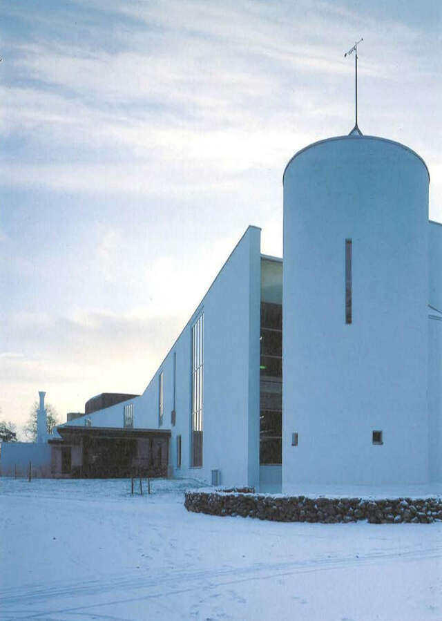 Poleeni Cultral Centre and its surroundings in wintertime