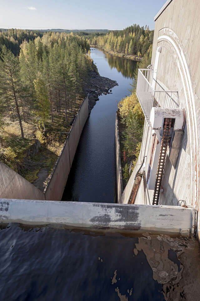 Picture taken from the spillway opening towards the lower canal in the summer.