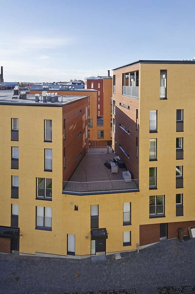 V d t photo4 679x1024 1