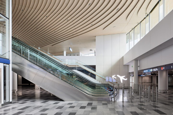 Entrance, Helsinki Airport Departures and Arrivals Building