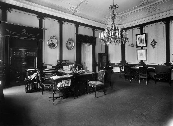 General-governor's study in 1914–17, Government Banquet Hall Smolna