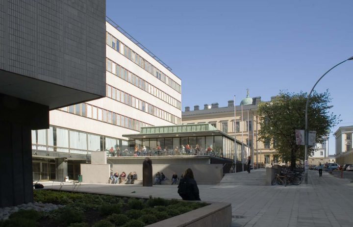 View towards student restaurant, main entrance to the left, Helsinki University Porthania Building