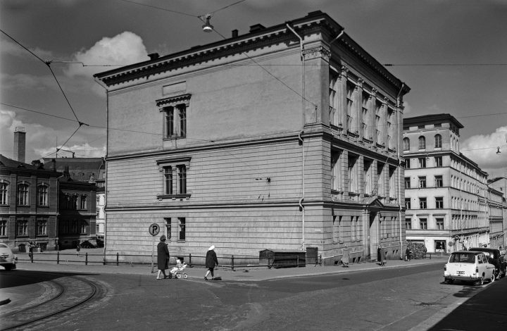 The building photographed from Kasarmikatu in 1961, Museum of Finnish Architecture