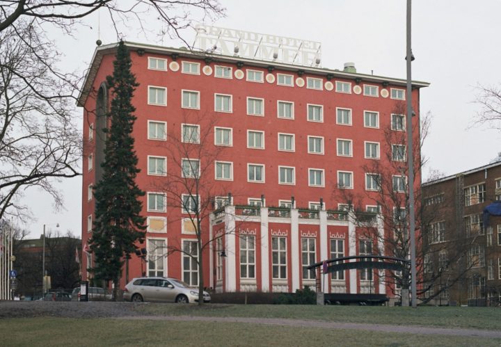 Main façade towards the Koskipuisto park, Grand Hotel Tammer