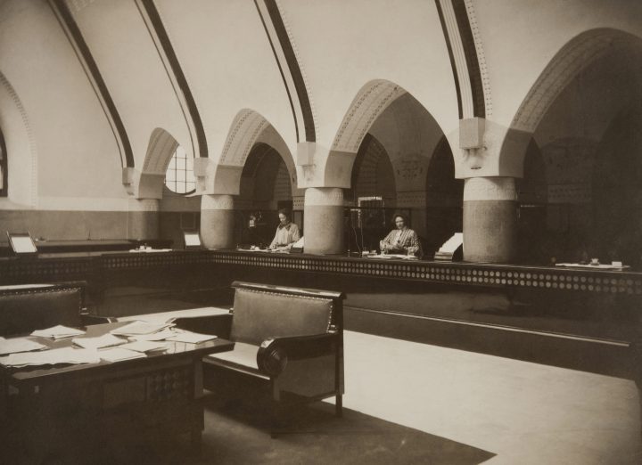 Interior photographed in 1904, Jugend Hall