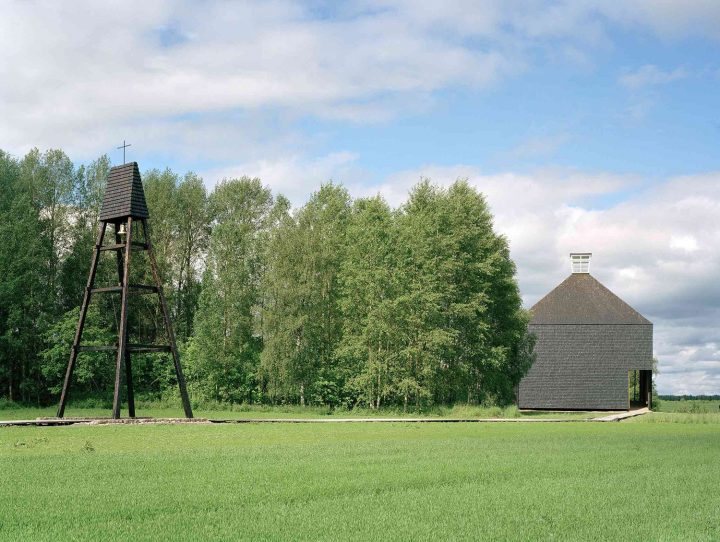 Bell tower on the left, Kärsämäki Shingle Church