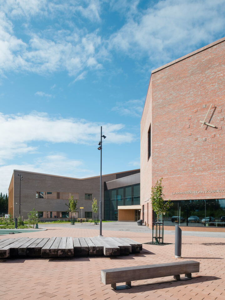 School yard and entrance, Lamminrahka School