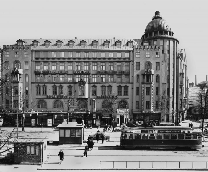The building photographed from the other side of Mannerheimintie in 1966, New Student House