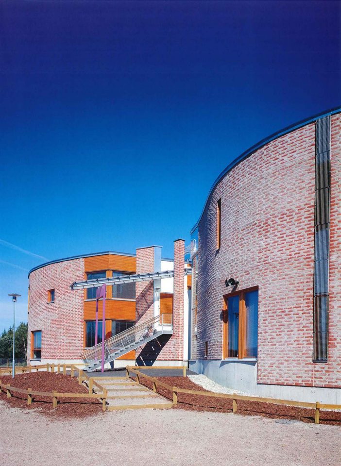Southwest elevation, Pukinmäenkaari School