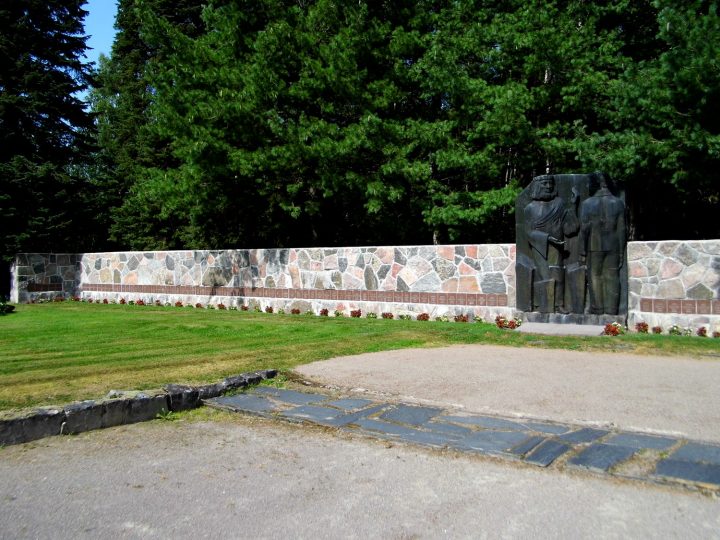 Soldier's grave monument by sculptor Eila Hiltunen, Simpele Church
