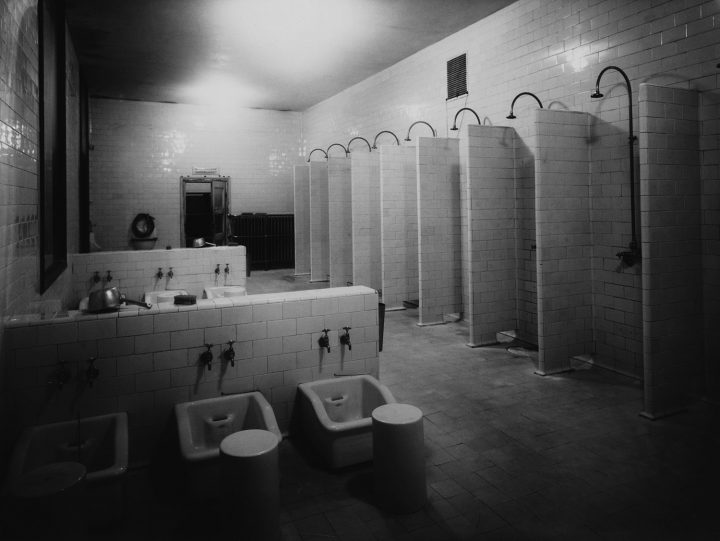 Washroom interior in 1929, Yrjönkatu Swimming Hall