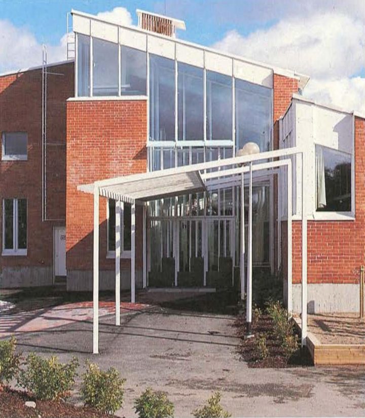 Entrance from the southwest, Puustelli School and Multipurpose Centre