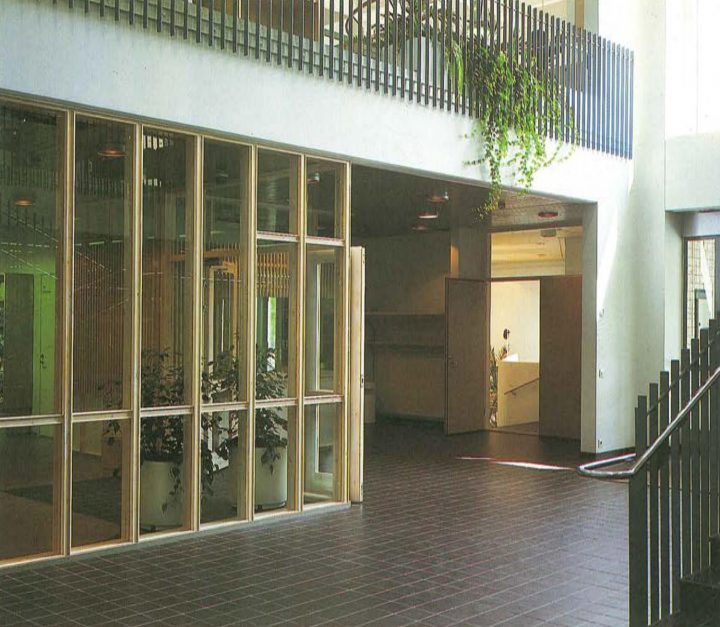 Entrance lobby, Riihimäki City Library