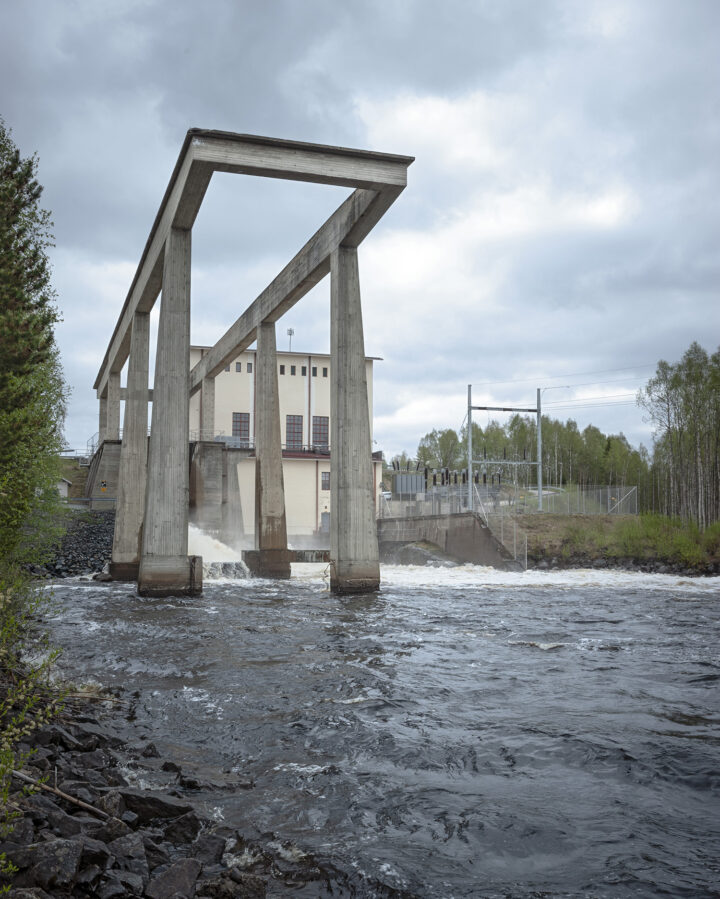 Bundle transfer facility seen from the southwest in 2019, Kallioinen Hydropower Plant