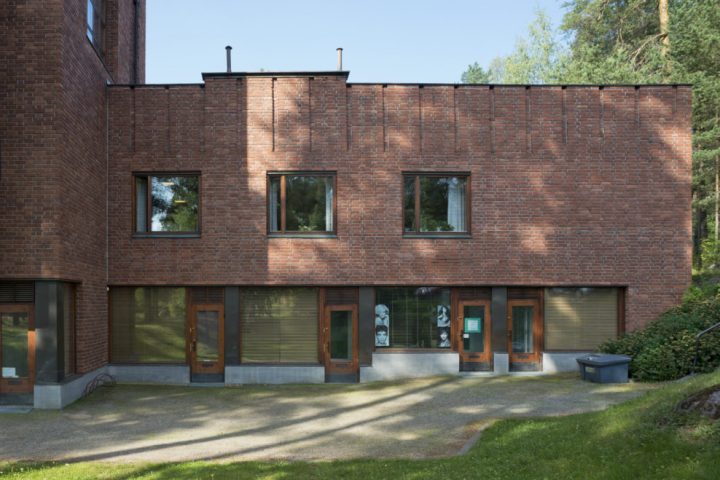 Street-level commercial spaces, Säynätsalo Town Hall